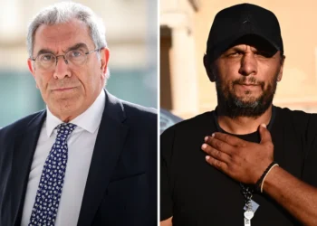 Καπερνάρος κατά Ρούτσι: Περιφέρεται στο δικαστήριο με το καπέλο, κάνει ό,τι μπορεί για να δημιουργεί θέματα – Με αποκάλεσε κάθαρμα