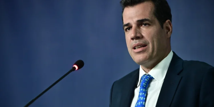 Πλεύρης για το ναυάγιο στην Κρήτη: Εμπορικό το πλοίο που προσέγγισε τους μετανάστες, αν ήταν του Λιμενικού θα φώναζαν οι ΜΚΟ