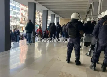 ΑΠΘ: Στα δικαστήρια οι 38 συλληφθέντες από την επιχείρηση στην Πολυτεχνική Σχολή – Δείτε βίντεο