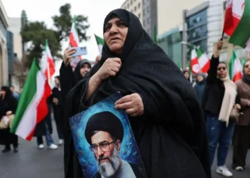 Άγνωστη η τύχη του Χαμενεΐ: Η ισοπέδωση του προεδρικού μεγάρου, οι ενδείξεις ότι είναι νεκρός και το σενάριο διαδοχής του από πιο «σκληροπυρηνικούς»