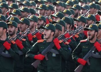 Ιράν: Αξιωματικοί εγκαταλείπουν τις θέσεις τους κι αφήνουν στο πόστο τους νεοσύλλεκτους στρατιώτες