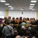 Διεκόπη για την 1η Απριλίου η δίκη για τα Τέμπη: Λιποθυμίες και γιουχαρίσματα – «Βρείτε άλλη αίθουσα», φώναζαν οι συγγενείς