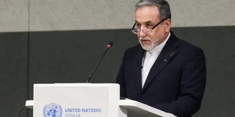 Αραγτσί: Άριστη η υγεία του Μοτζταμπά Χαμενεΐ – Κλειστά μόνο για τις ΗΠΑ και τους συμμάχους τους τα Στενά του Ορμούζ