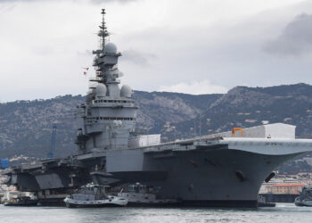 Απίθανη γκάφα Γάλλου αξιωματικού αποκάλυψε την απόρρητη θέση του αεροπλανοφόρου «Σαρλ ντε Γκωλ» στη Μεσόγειο