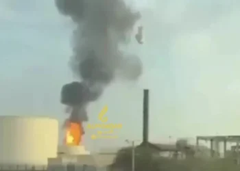 Μπαχρέιν: Μεγάλη επίθεση του Ιράν σε διυλιστήριο – Καπνοί και φλόγες «έπνιξαν» το εργοστάσιο