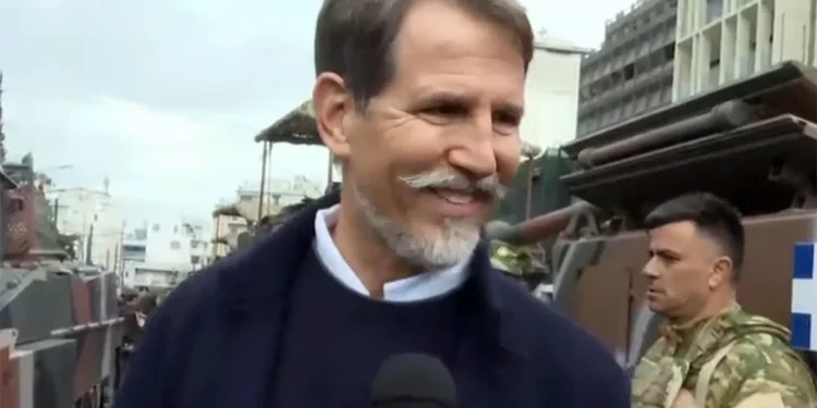 Παύλος Ντε Γκρες: Στη στρατιωτική παρέλαση στο Σύνταγμα – «Ήθελα χρόνια να τη δω από κοντά»