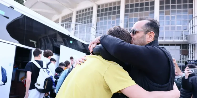 Μέση Ανατολή: Επέστρεψαν οι πρώτοι 162 Έλληνες