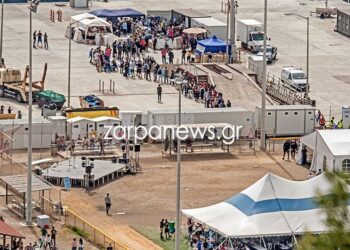 Σούδα: «Χρυσές» δουλειές με το πλήρωμα του Ford, 17 ευρώ για ένα πιτόγυρο στα κιόσκια της προβλήτας