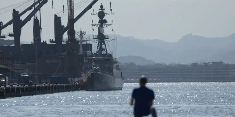 Βύθιση της ιρανικής φρεγάτας Iris Dena ανοιχτά της Σρι Λάνκα: Ένας νεκρός, δεκάδες τραυματίες και 140 αγνοούμενοι