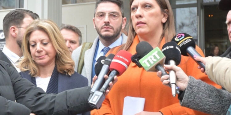 Οργή Δικαστών-Εισαγγελέων για Ζωή-Καρυστιανού: Τελούν αυτόφωρα κακουργήματα με σκηνές άγριας Δύσης