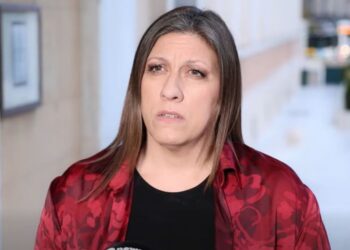 Βίντεο Κωνσταντοπούλου από την Λάρισα την ώρα που υπέβαλαν μήνυση Καρυστιανού και Ρούτσι