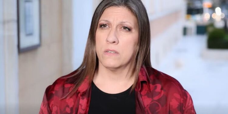 Βίντεο Κωνσταντοπούλου από την Λάρισα την ώρα που υπέβαλαν μήνυση Καρυστιανού και Ρούτσι