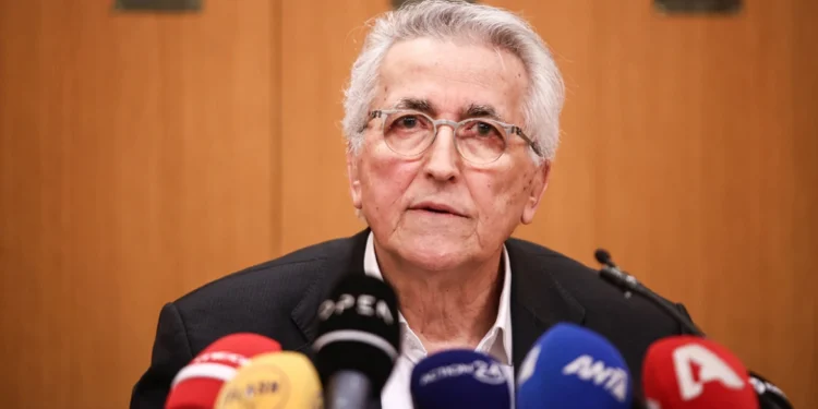 Στο αρχείο η υπόθεση Παναγόπουλου για τα αδήλωτα 3,2 εκατ. ευρώ στα πόθεν έσχες – Σε εξέλιξη η έρευνα για την υπεξαίρεση κονδυλίων