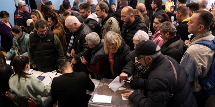 Φοιτητικές… εκλογές θυμίζουν οι διαρροές για τα αποτελέσματα στο ΠΑΣΟΚ: Όλοι δηλώνουν νικητές, καταγγελίες και μπάχαλο