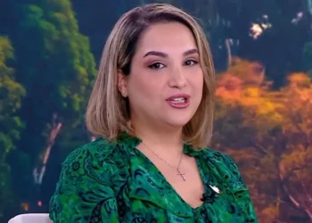 Ιρανή που ζει στην Ελλάδα μιλάει για τον Χαμενεΐ – «Είμαι χαρούμενη που τον σκότωσαν, δεν γίνεται να υποστηρίζεις ένα δολοφονικό καθεστώς»