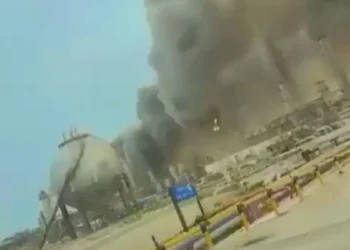 Σαουδική Αραβία: Το Ιράν χτύπησε τις πετρελαϊκές εγκαταστάσεις της Aramco