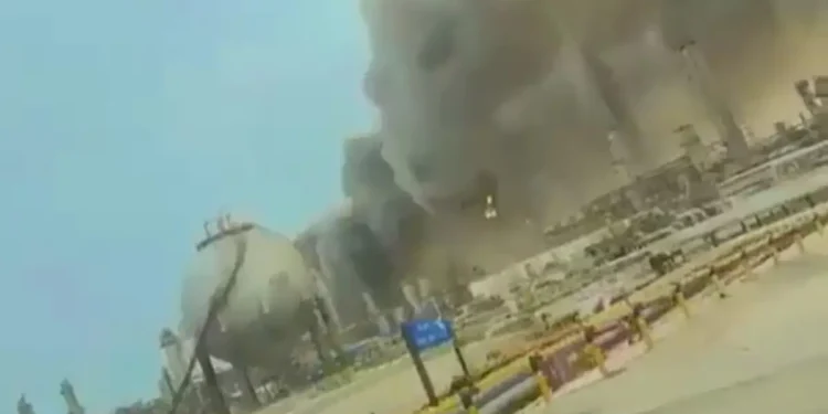 Σαουδική Αραβία: Το Ιράν χτύπησε τις πετρελαϊκές εγκαταστάσεις της Aramco