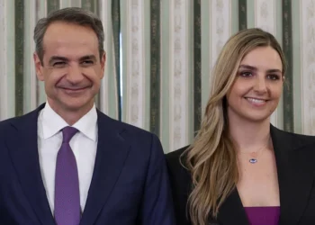 «Η ξεφτίλα δεν έχει όρια»: Η Σοφία Μητσοτάκη απαντά στα fake news για την επιστροφή της από το Ντουμπάι