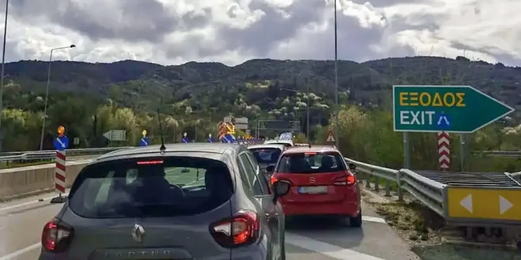 Διπλό τροχαίο δυστύχημα στην Εγνατία Οδό: Δυο νεκροί μετά από διαδοχικές συγκρούσεις και παράσυρση υπαλλήλου του αυτοκινητόδρομου