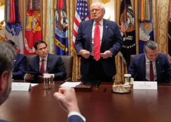 Τραμπ: Αν δεν υπάρξει συμφωνία με το Ιράν, θα ανατινάξουμε τους σταθμούς ηλεκτρικής ενέργειας, τις πετρελαιοπηγές και το νησί Χαργκ