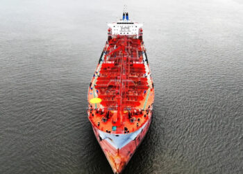 Η συγκλονιστική διάσωση μελών του πληρώματος του Zefyros που χτυπήθηκε από ιρανικό drone στο Ιράκ