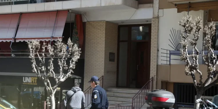 Ζωγράφου: Συνελήφθη ο 54χρονος για τις δολοφονίες της μητέρας και της αδελφής του – «Πέθαναν από φυσικά αίτια», ισχυρίστηκε