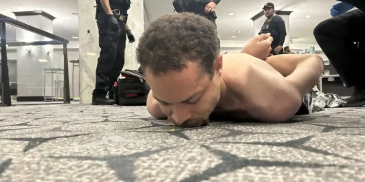 Κόουλ Άλεν: «Ήρθε να σκοτώσει τον Τραμπ και αξιωματούχους της κυβέρνησης» λέει ο Λευκός Οίκος – Δεν συνεργάζεται με τις αρχές