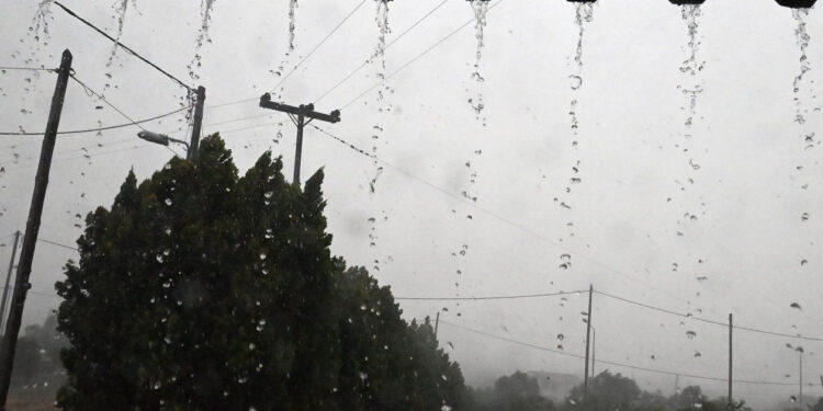 Καιρός: Ο κυκλώνας «Ulla» αποχωρεί από την Ιταλία και κατευθύνεται προς την Ελλάδα – Τι φέρνει