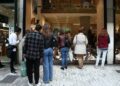 Εορταστικό ωράριο: Τι ώρα κλείνουν σήμερα τα μαγαζιά – Πώς θα λειτουργήσουν τη Μεγάλη Εβδομάδα