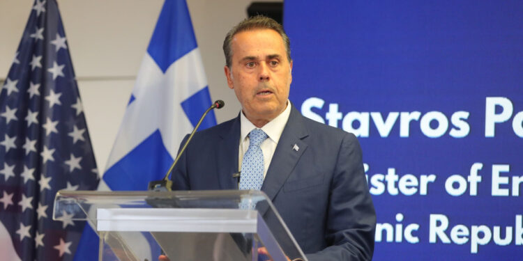 Block 2: Έπεσαν οι υπογραφές για τη σύμβασης γεώτρησης στο Ιόνιο – «Ιστορική στιγμή»