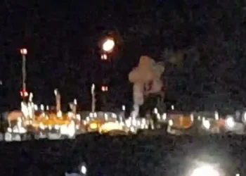 Καβάλα: Ανάστατοι οι κάτοικοι της Νέας Καρβάλης από τη νύχτα “εκρήξεων” στο εργοστάσιο πετρελαίου