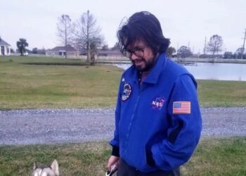 Νεκρός και 12ος επιστήμονας στις ΗΠΑ: Κάηκε μέσα στο Tesla του – Είχε εξαφανιστεί χωρίς κινητό