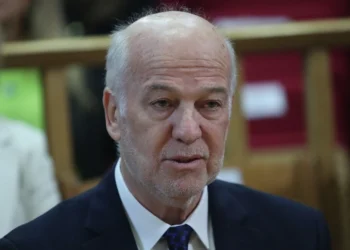 Φλωρίδης για Κωνσταντοπούλου: Δικογραφία για κακούργημα μετά τα βίντεο από τη δίκη των Τεμπών