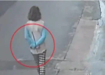 «Εγώ την έδεσα γιατί χτύπησε τη γυναίκα μου» λέει ο πατέρας της 30χρονης που βρέθηκε δεμένη πισθάγκωνα στη Νεάπολη Λακωνίας