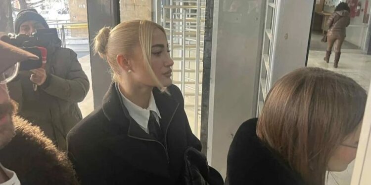 Δίκη Τούνη για revenge porn: Ενοχή των κατηγορουμένων πρότεινε η εισαγγελέας