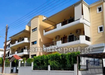 Ανατροπή στην δολοφονία της ηλικιωμένης στα Καμένα Βούρλα: Αθώα η οικιακή βοηθός που έμεινε στη φυλακή 18 μήνες