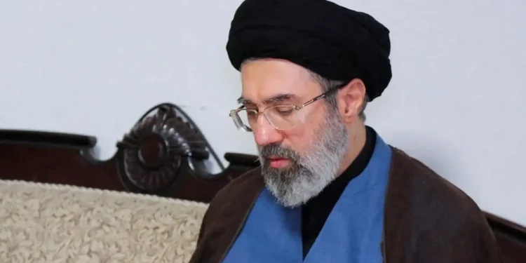 The Times: Ο Μοτζτάμπα Χαμενεΐ νοσηλεύεται χωρίς τις αισθήσεις του εδώ και εβδομάδες – Δεν είναι σε θέση να κυβερνήσει