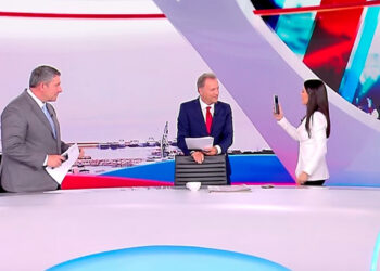 H Λατινοπούλου μιμήθηκε on air τη Ζωή Κωνσταντοπούλου: «Είναι η Ελένη Λουκά της πολιτικής»
