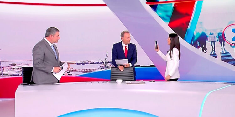 H Λατινοπούλου μιμήθηκε on air τη Ζωή Κωνσταντοπούλου: «Είναι η Ελένη Λουκά της πολιτικής»