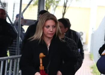 Μαρία Καρυστιανού: Επανεμφάνιση με διάγγελμα για το κράτος δικαίου και επίθεση σε Μητσοτάκη και Τσίπρα – «Όλοι τους είναι συνένοχοι»