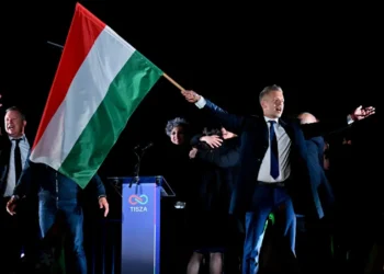 Ουγγαρία: Ποιος είναι ο Πέτερ Μαγιάρ που πήρε το «τιμόνι» από τον Βίκτορ Όρμπαν μετά από 16 χρόνια