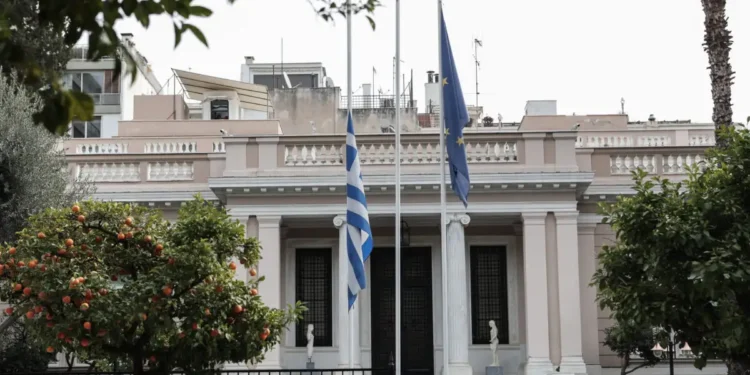 Αντιπολίτευση κατά Μητσοτάκη για τον ανασχηματισμό λόγω ΟΠΕΚΕΠΕ: «Καμία αλλαγή δεν ξεπλένει τη ΝΔ για αυτή τη σαπίλα»