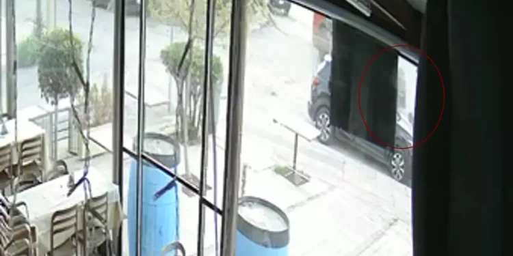 Μενίδι: Βίντεο ντοκουμέντο από το φορτηγό να περνάει πάνω από την 82χρονη που έχασε τη ζωή της στο τροχαίο