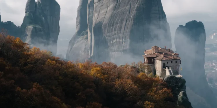 Τραγωδία στην Καλαμπάκα: Νεκρή γυναίκα μετά από πτώση από το βράχο της μονής του Αγίου Στεφάνου στα Μετέωρα