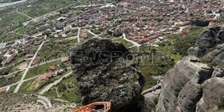 Η στιγμή της θανατηφόρας πτώσης της 65χρονης στα Μετέωρα (Βίντεο)