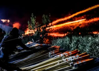 Χίος: 32χρονη χτυπήθηκε στο πρόσωπο από ρουκέτα στον Βροντάδο την ώρα που πήγαινε στην Ανάσταση