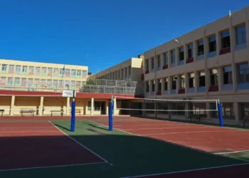 Χαϊδάρι: Μαθήτρια έπεσε από τον 1ο όροφο του σχολείου της – Νοσηλεύεται σε σοβαρή κατάσταση