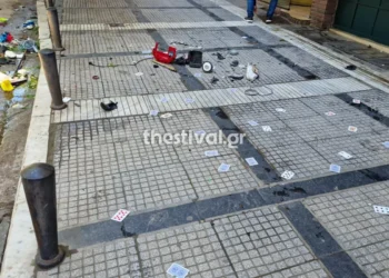 Θεσσαλονίκη: Αναστάτωση από ανήλικο που πετούσε αντικείμενα από τον 6ο όροφο(Βίντεο)