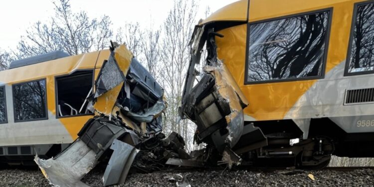 Σύγκρουση τρένων στη Δανία, πληροφορίες για αρκετούς τραυματίες