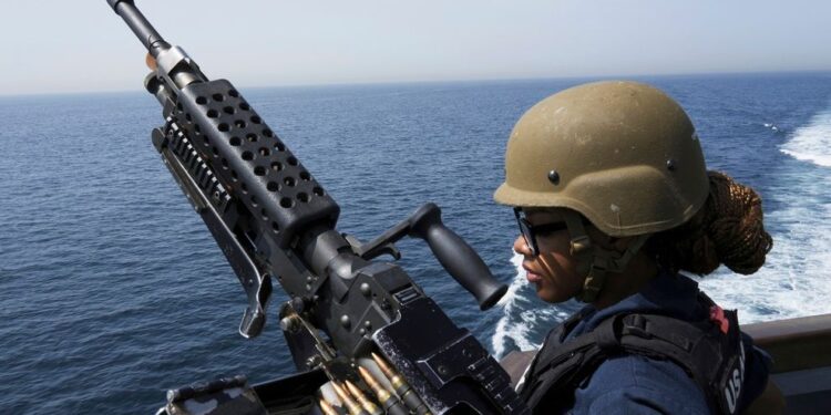 Wall Street Journal: Έτοιμα να βοηθήσουν τις ΗΠΑ να ανοίξουν τα Στενά του Ορμούζ δια της βίας τα ΗΑΕ